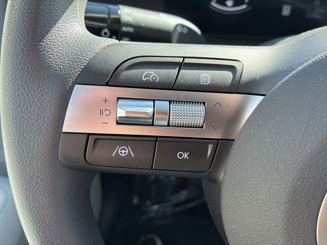 Used 2024 Hyundai Kona SE image 15