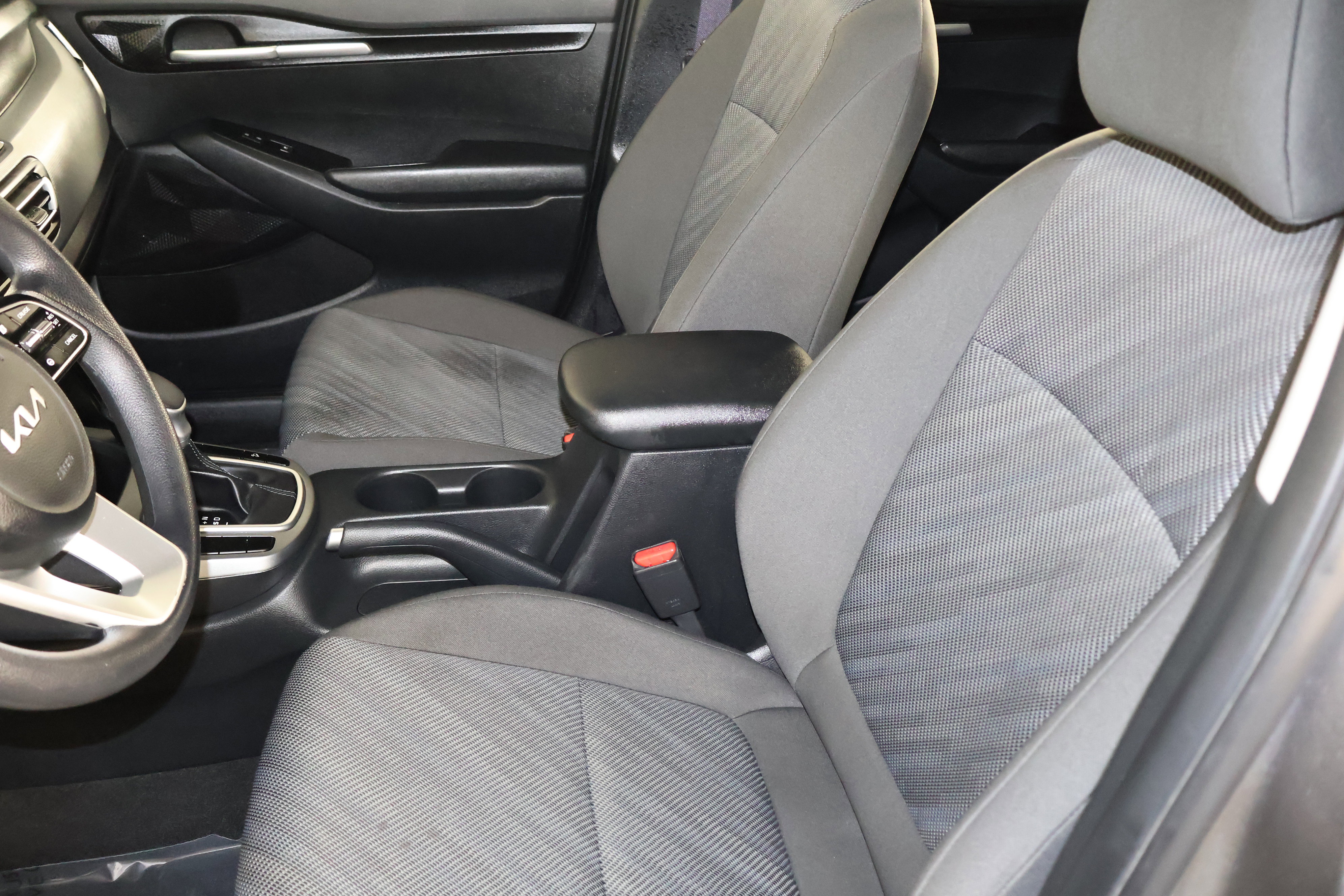 Used 2022 Kia Seltos LX image 38