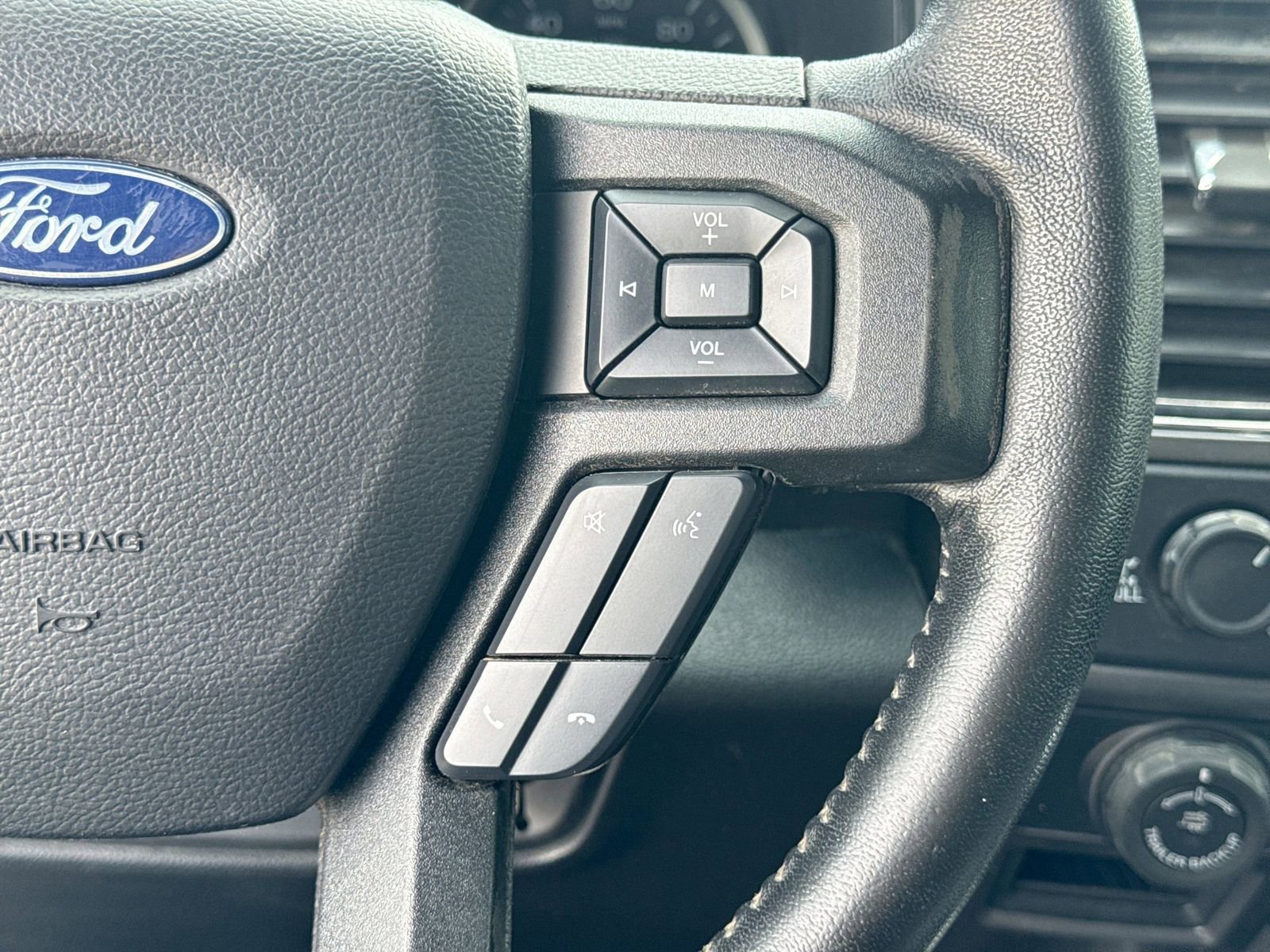 Used 2020 Ford F150 XLT w/ Equipment Group 302A Luxury AWD/4WD image 29