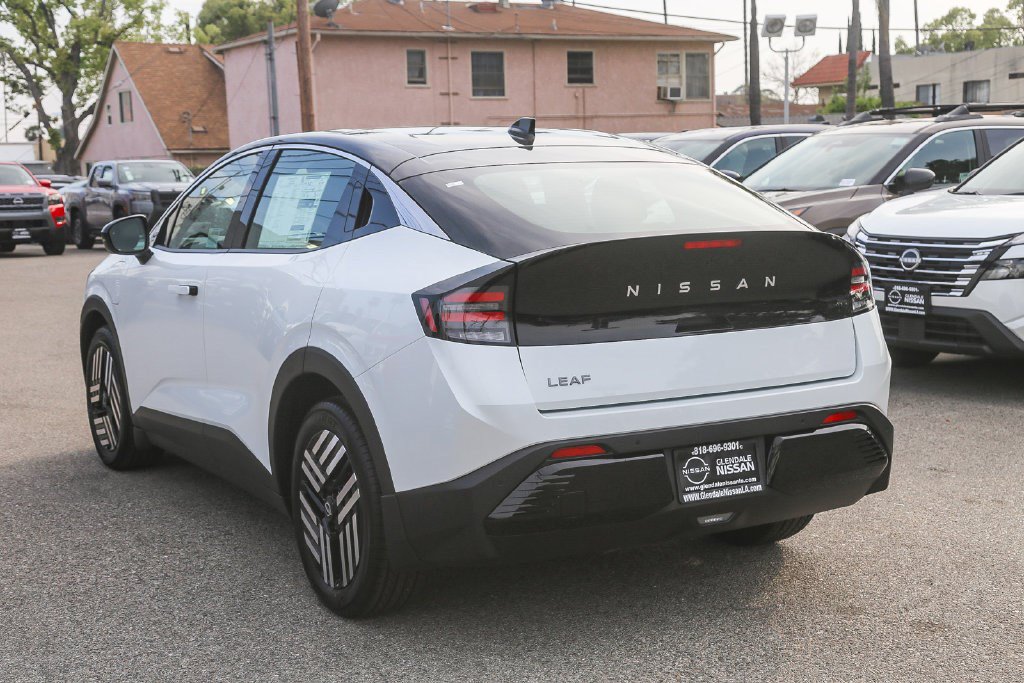 New 2026 Nissan Leaf SV+ w/ Illuminated Package FWD image 6