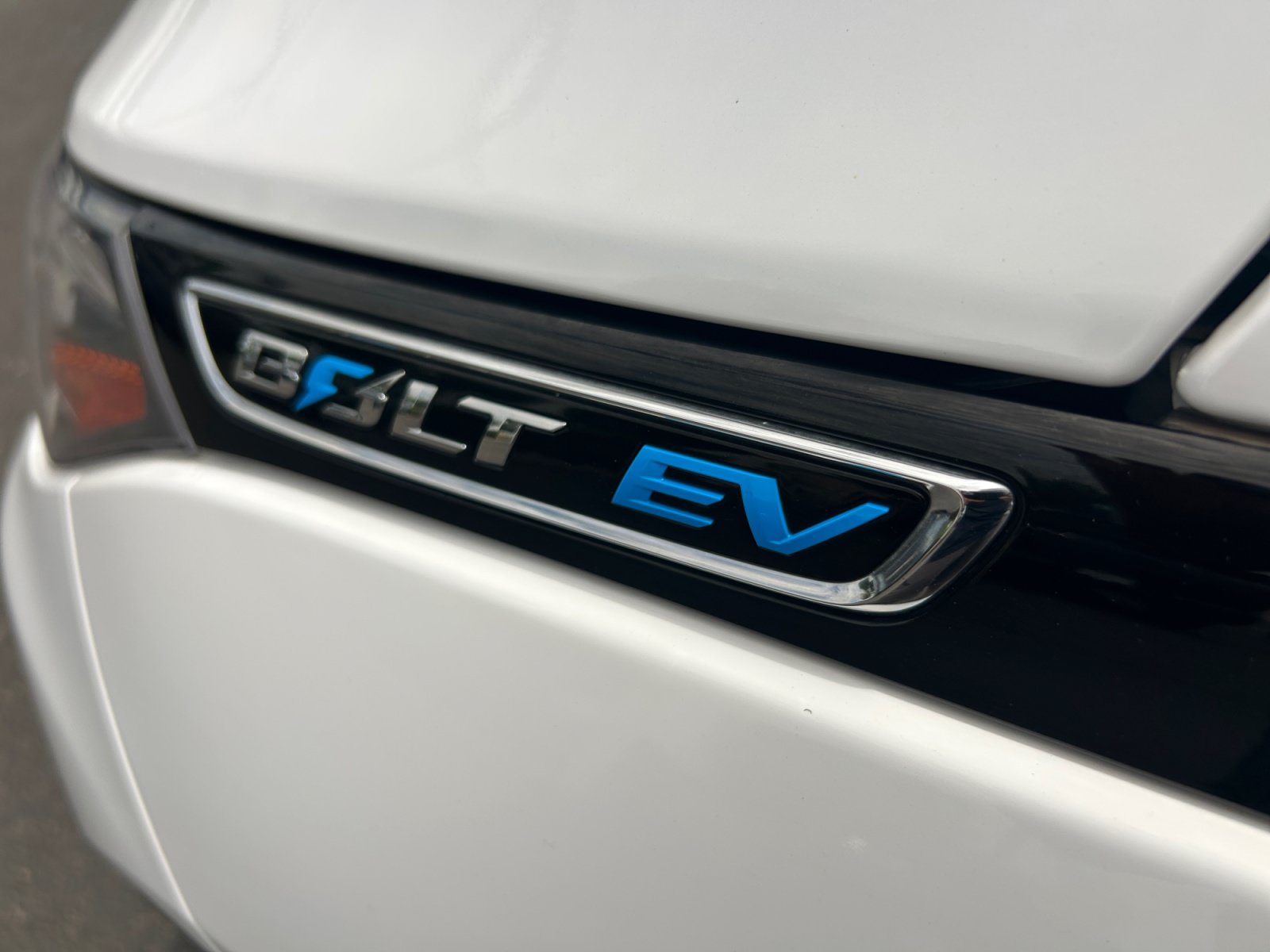 Used 2019 Chevrolet Bolt LT FWD image 22