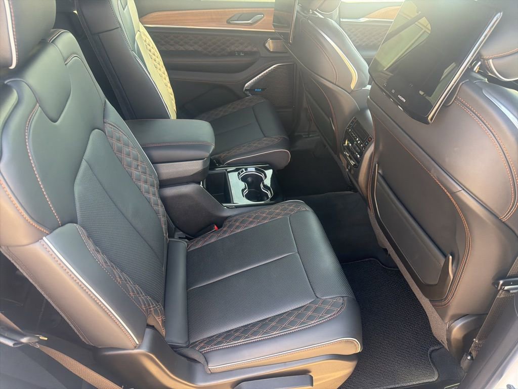 Used 2024 Jeep Grand Cherokee L Summit AWD/4WD image 27