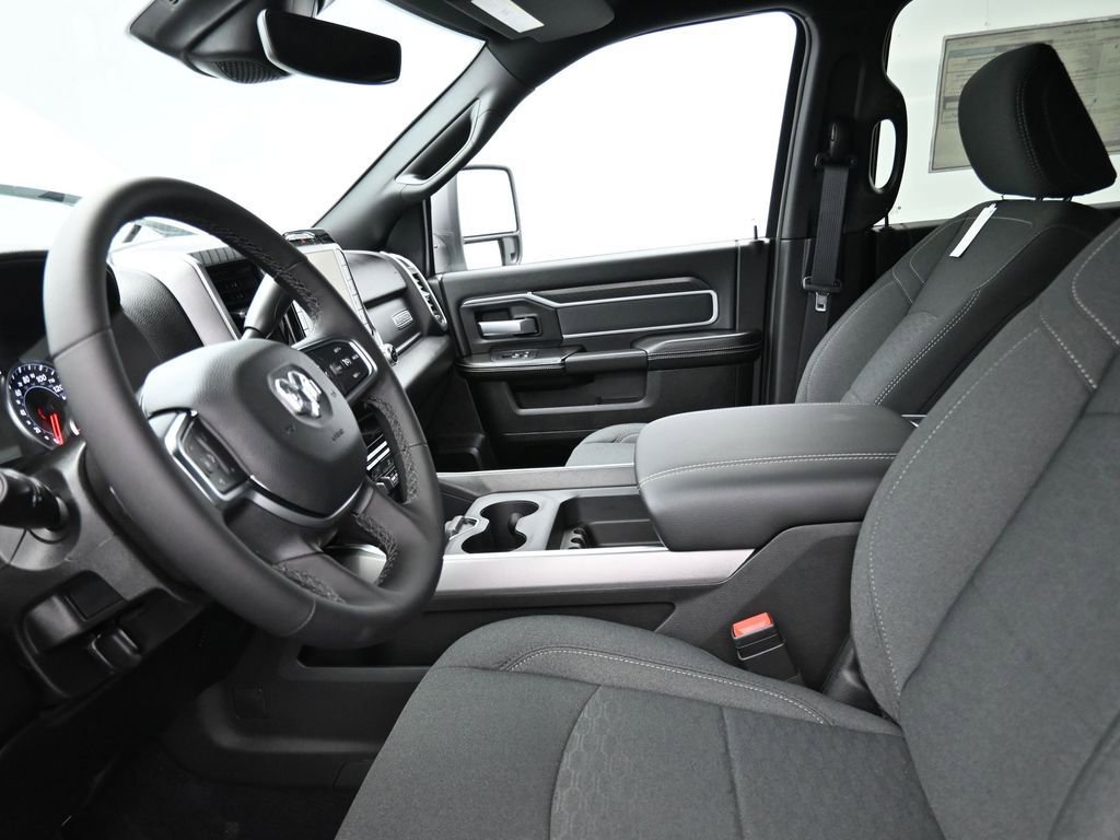 New 2026 RAM 3500 Big Horn AWD/4WD image 13