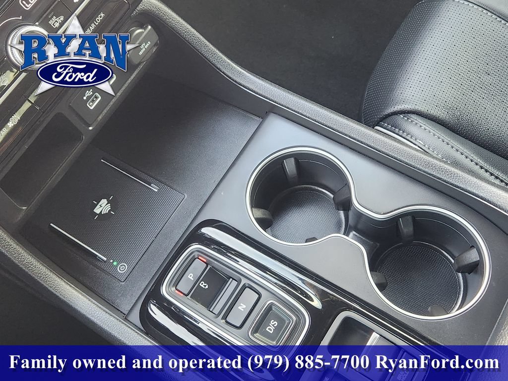 Used 2025 Honda Pilot Elite image 16