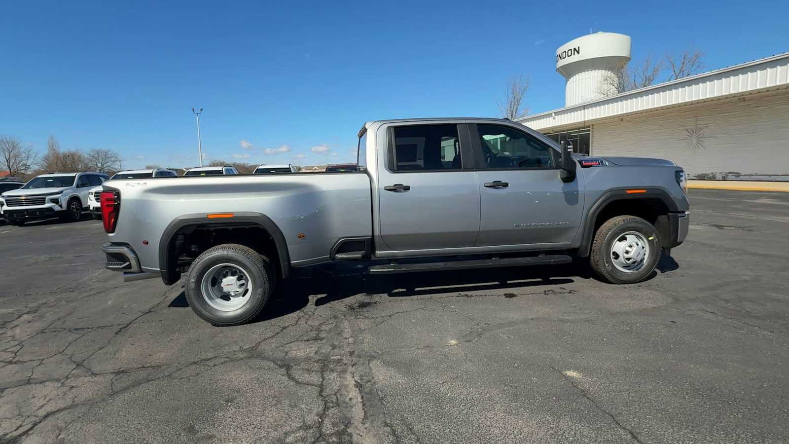 New 2026 GMC Sierra 3500 Pro w/ 1SA Pro Safety Plus Package AWD/4WD image 9