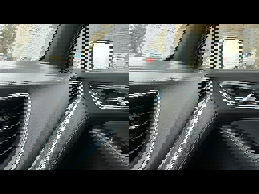 Used 2023 Buick Enclave Essence FWD image 16