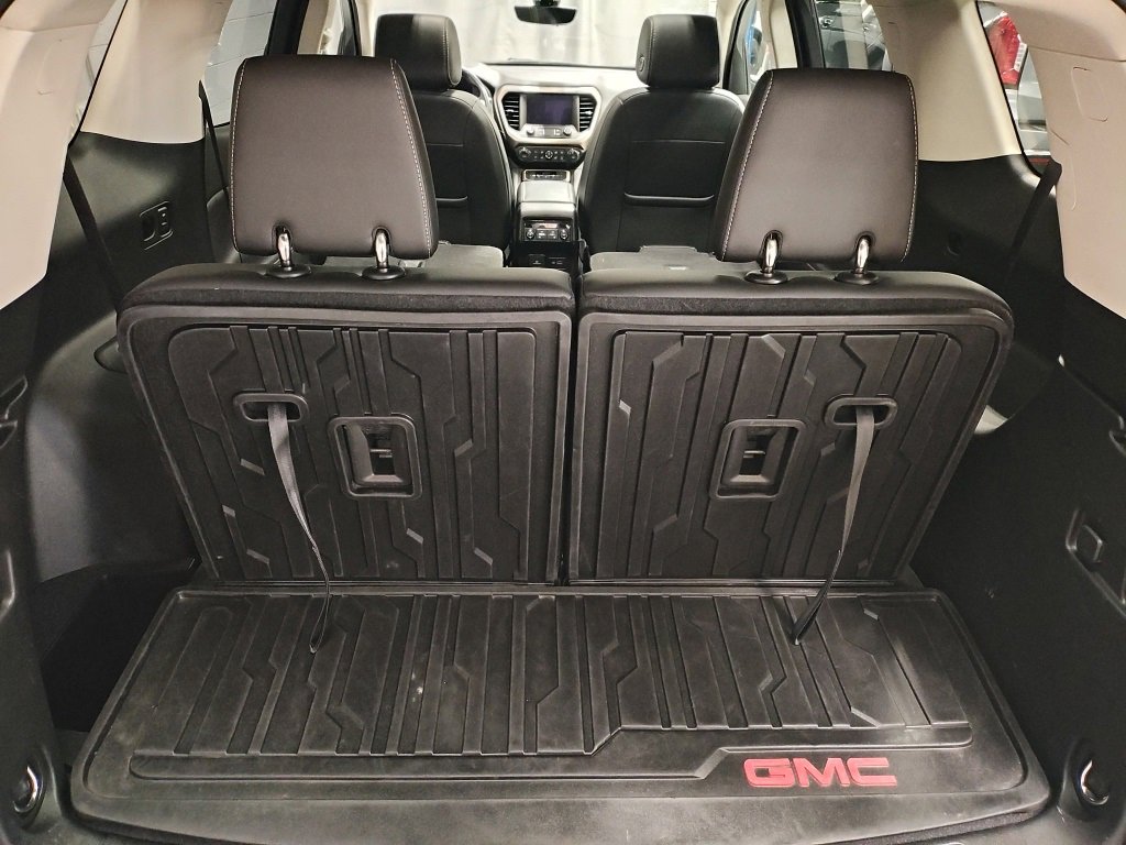 Used 2022 GMC Acadia Denali w/ Denali Ultimate Package image 16