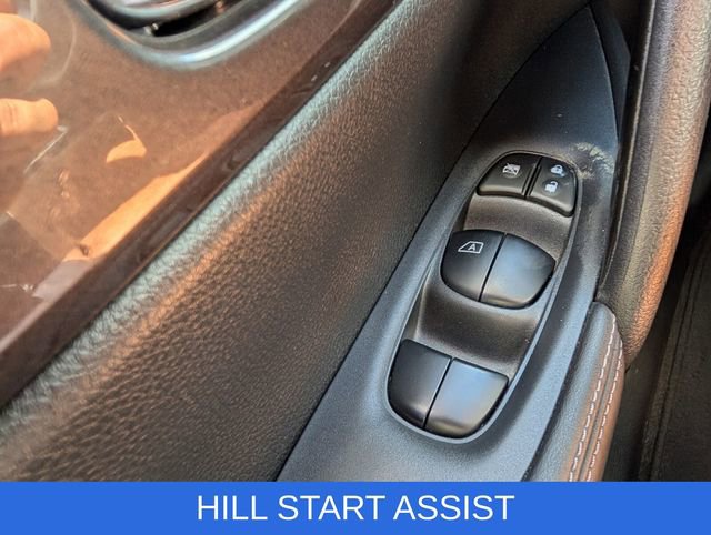 Used 2019 Nissan Rogue SV image 37