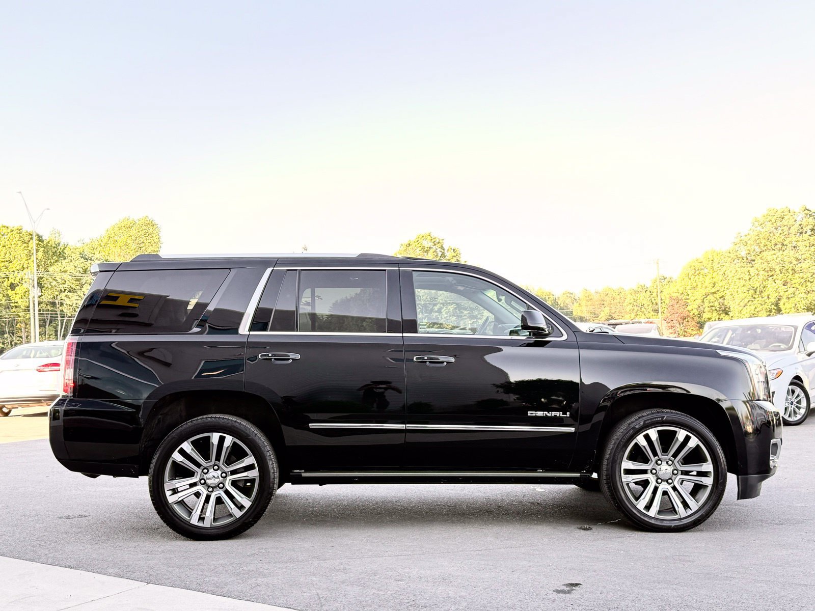 Used 2020 GMC Yukon Denali w/ Denali Ultimate Package AWD/4WD image 7