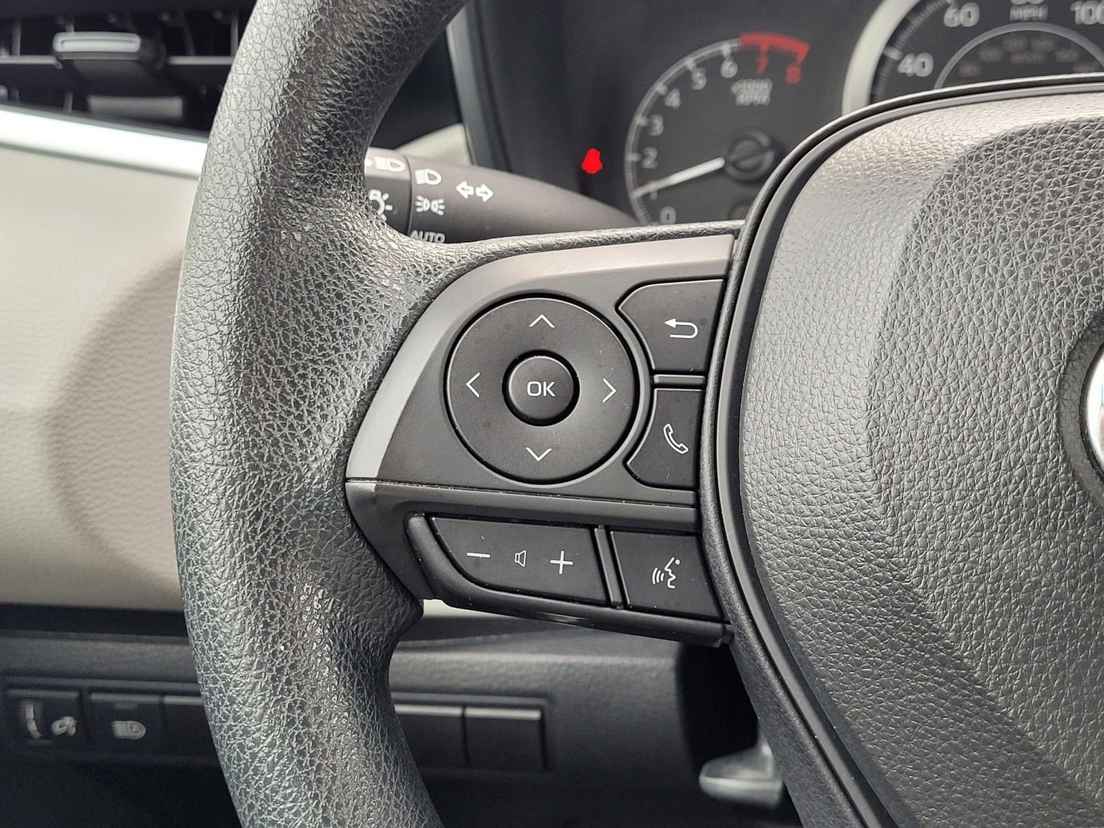 Used 2020 Toyota Corolla LE image 20