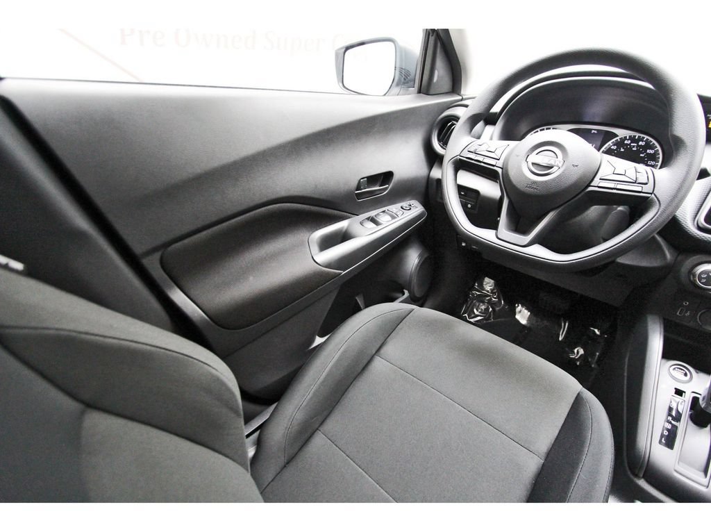 Certified 2025 Nissan Kicks Play S FWD image 6