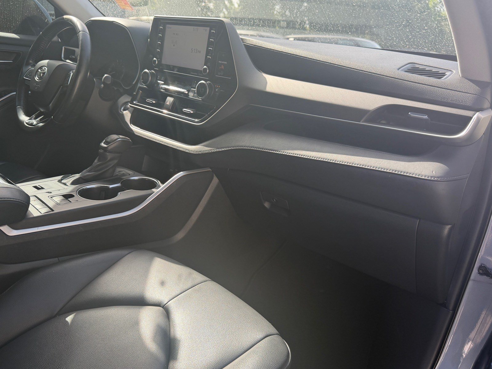 Used 2020 Toyota Highlander XLE FWD image 22