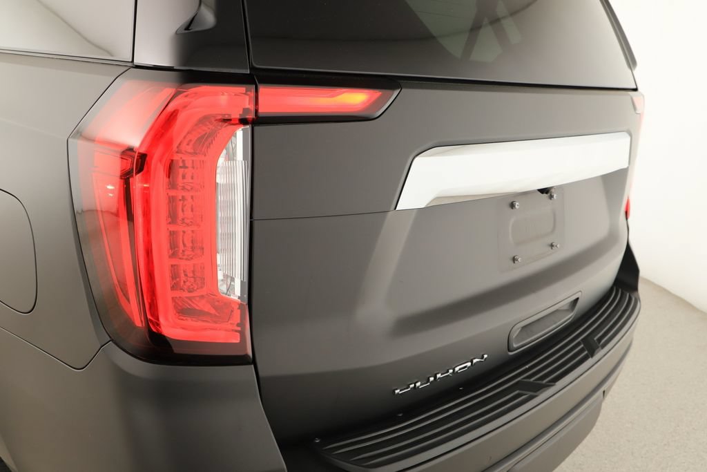 Used 2022 GMC Yukon SLE w/ Gmc Pro Safety Plus Package RWD image 32
