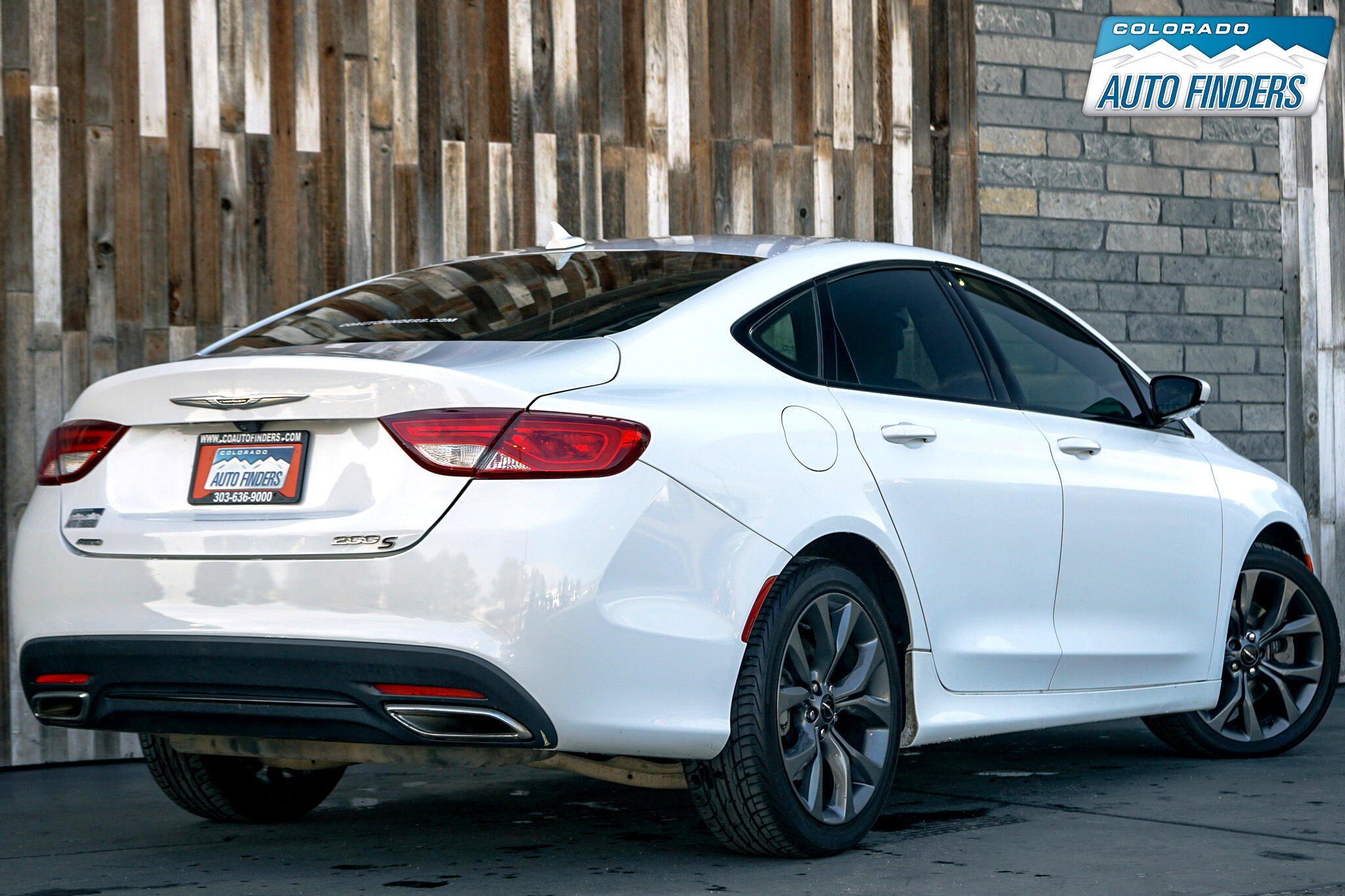 Used 2015 Chrysler 200 S w/ Navigation & Sound Group I image 6