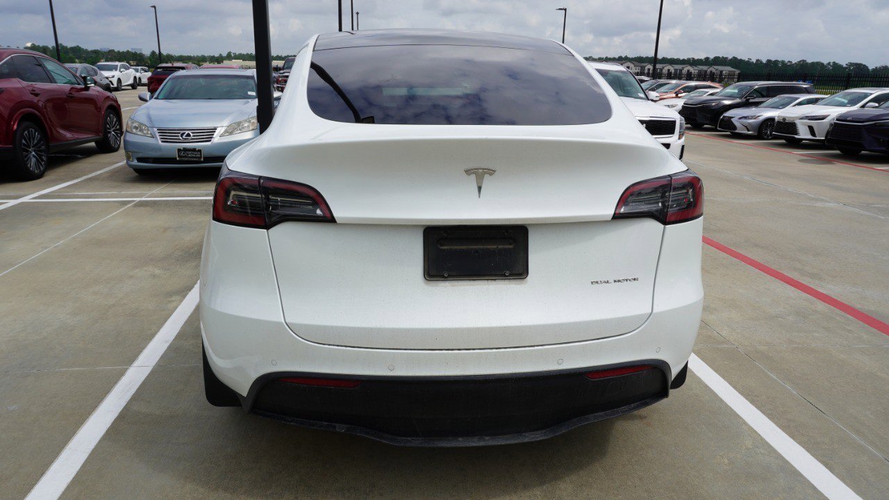 Used 2022 Tesla Model Y Long Range AWD/4WD image 6