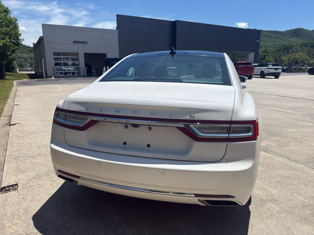 Used 2018 Lincoln Continental Select w/ Continental Climate Package AWD/4WD image 6