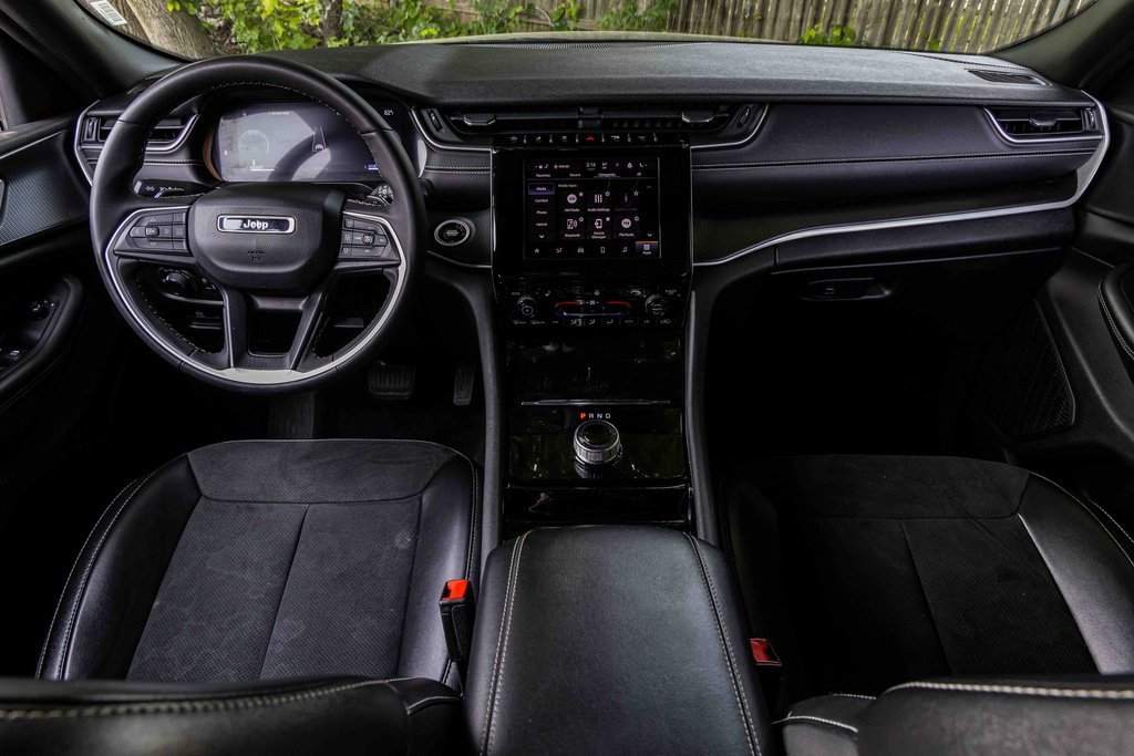 Used 2023 Jeep Grand Cherokee L Laredo image 20