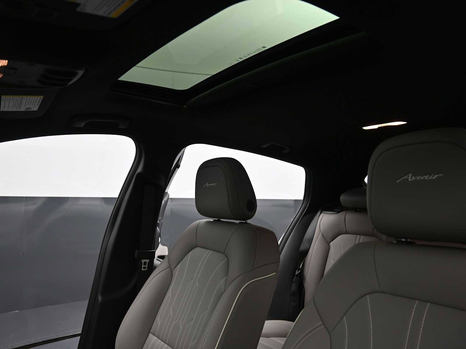 Used 2025 Buick Envista Avenir image 11