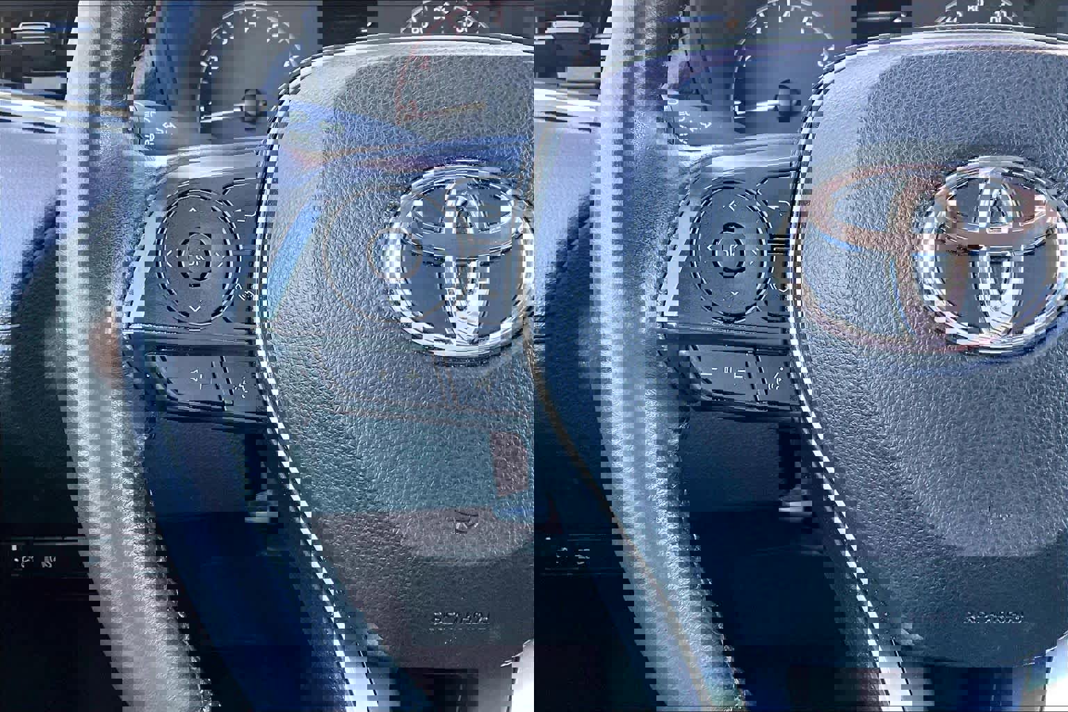 Certified 2023 Toyota Corolla Cross LE w/ Moonroof Package image 23