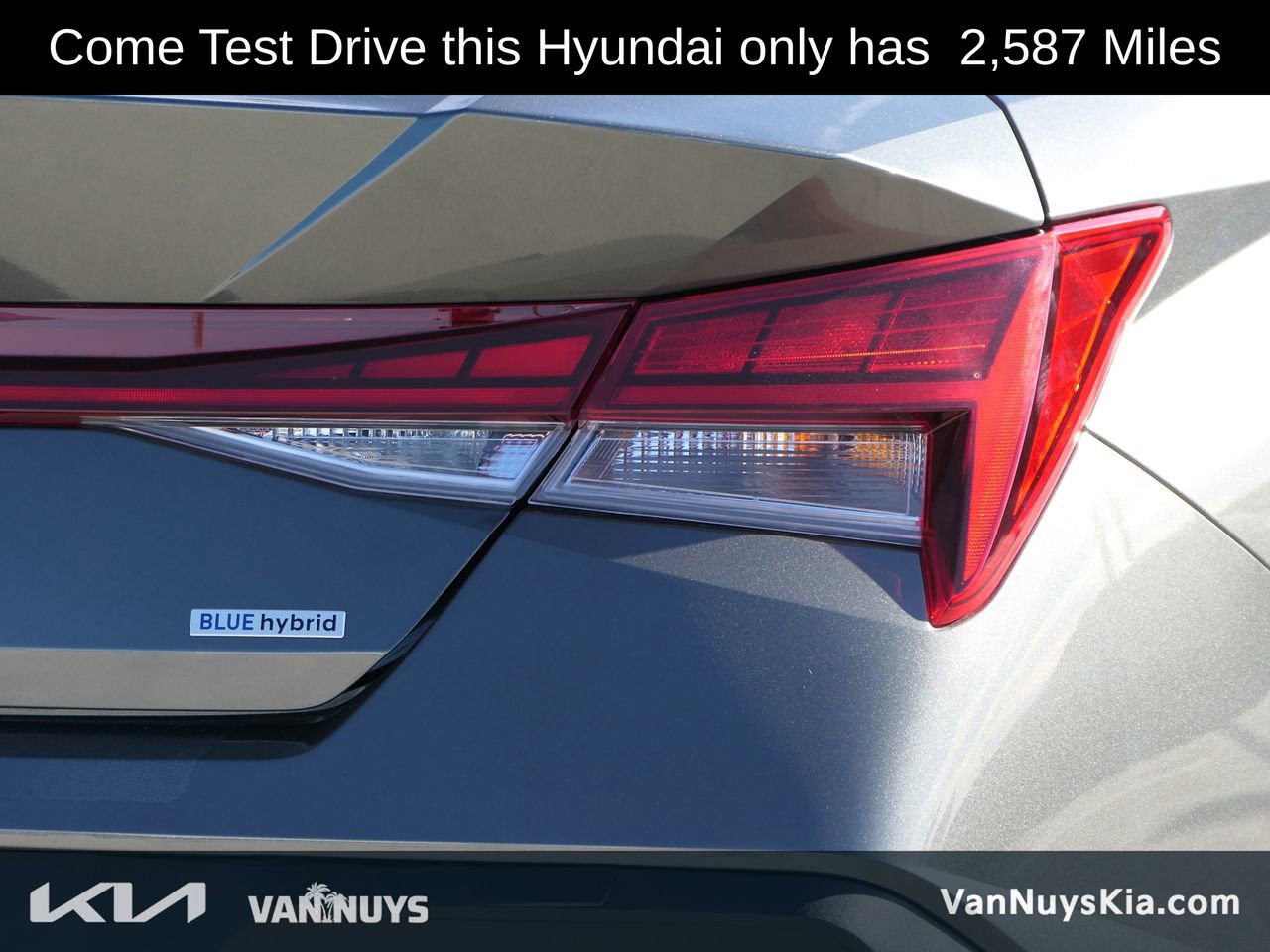 Used 2025 Hyundai Elantra Blue image 4