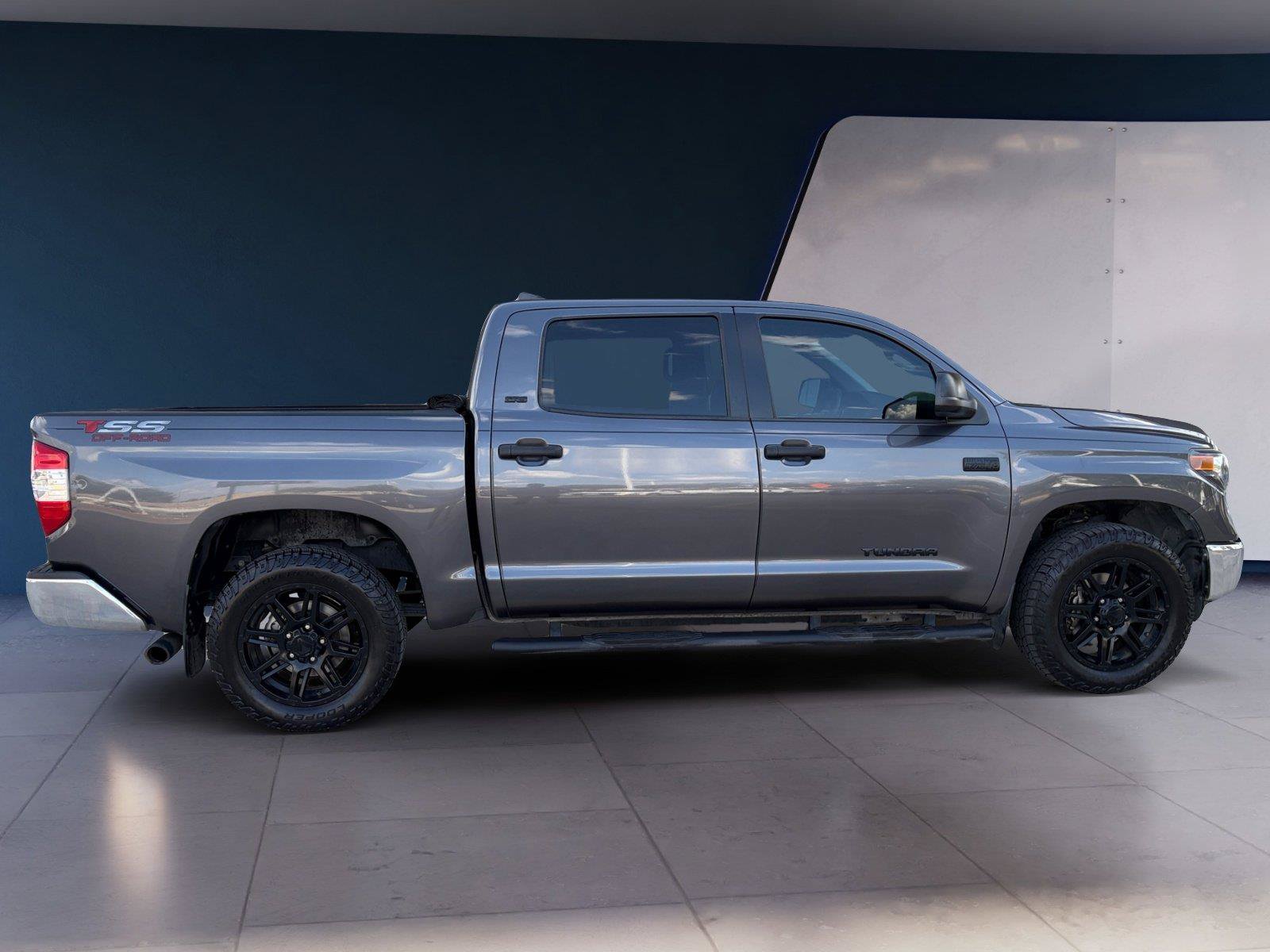 Used 2020 Toyota Tundra SR5 w/ SR5 Leather Package RWD image 6