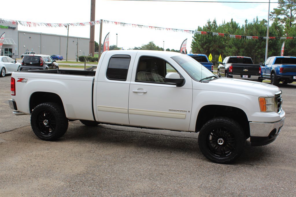 Used 2008 GMC Sierra 1500 SLT w/ SLT Preferred Package image 12