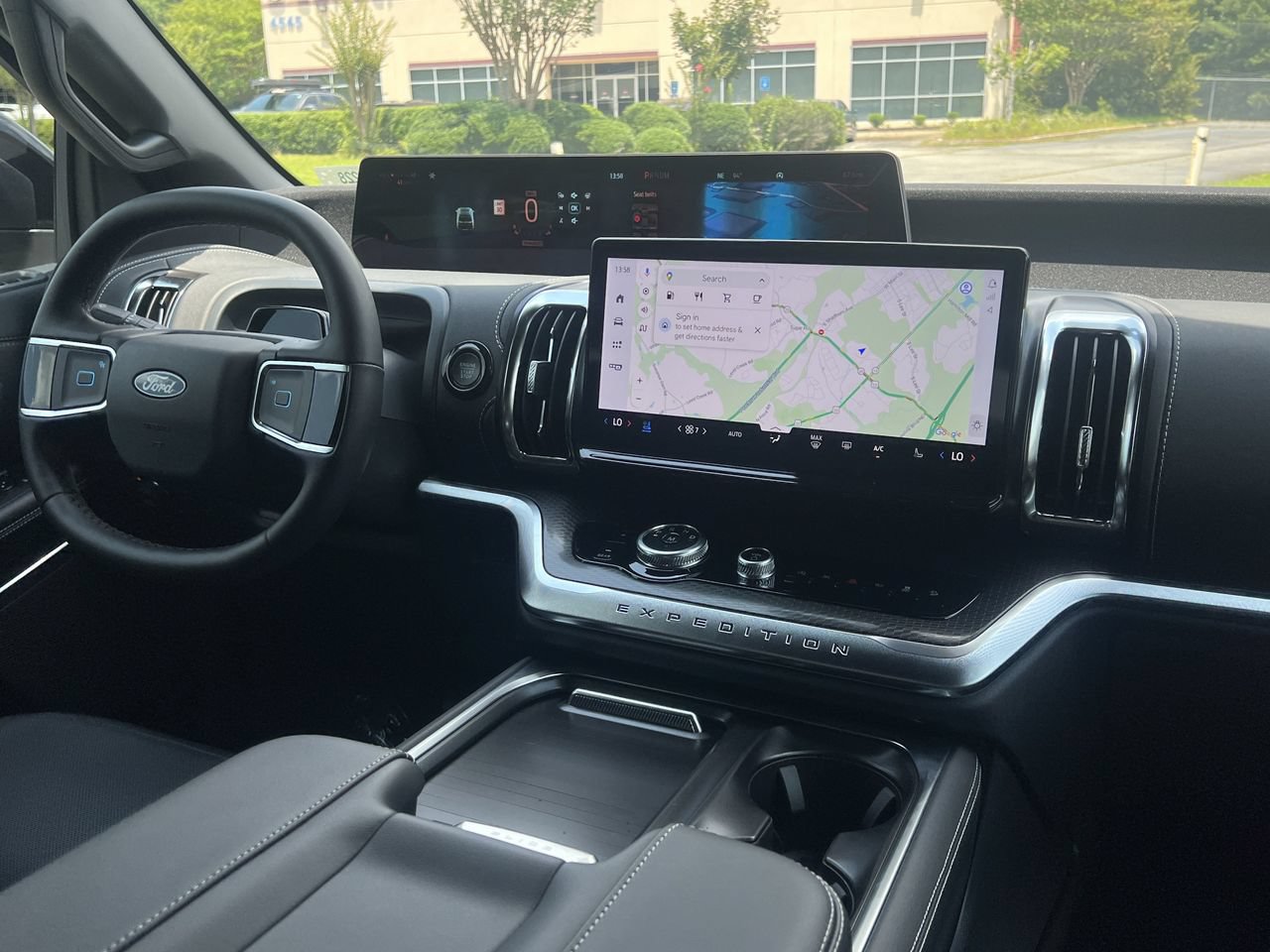 New 2027 Ford Expedition Platinum w/ Stealth Performance Package AWD/4WD image 3