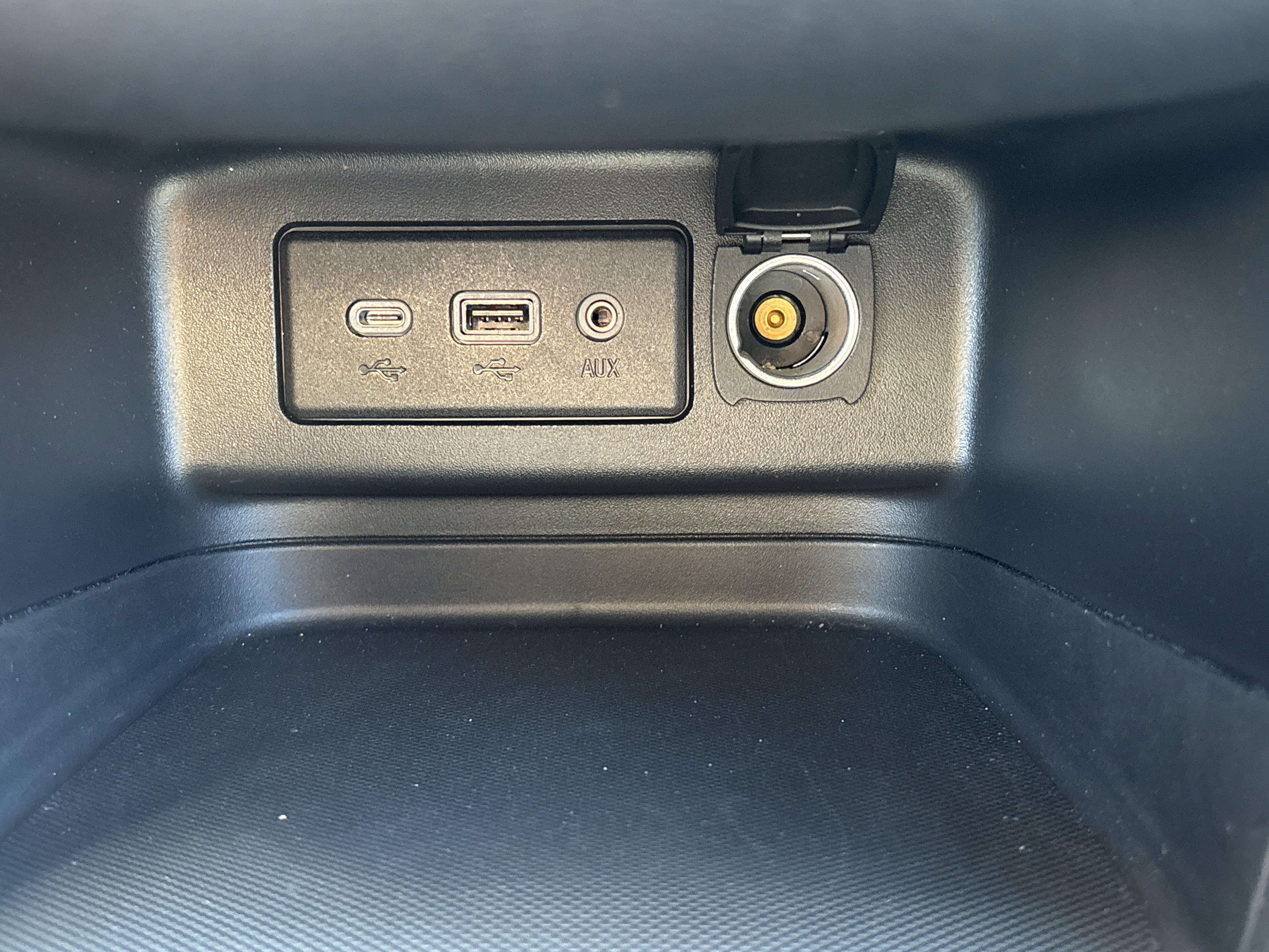 Used 2020 Chevrolet Equinox LT w/ Sport Edition image 25