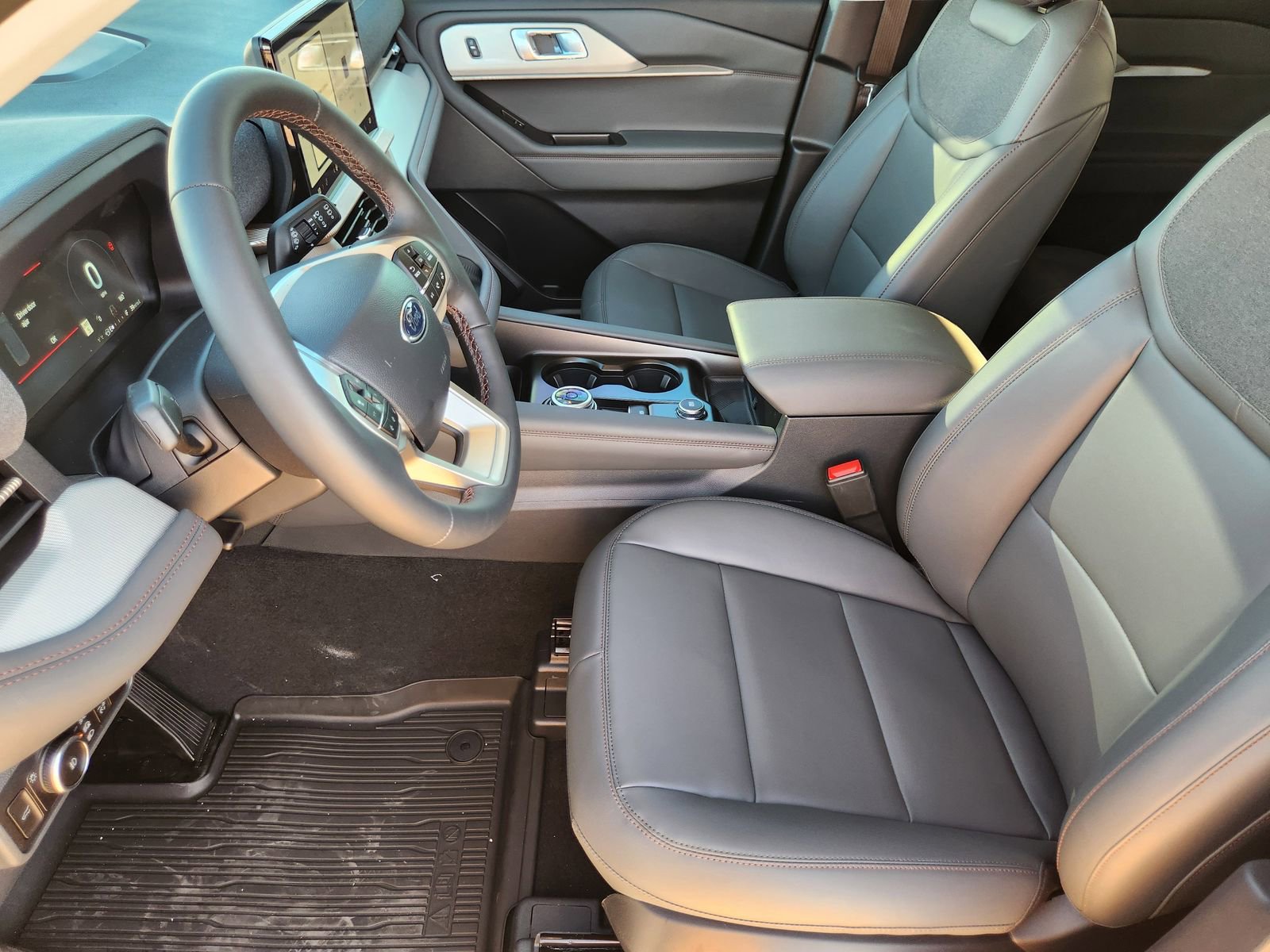 New 2026 Ford Explorer Active w/ Active Comfort Package image 14