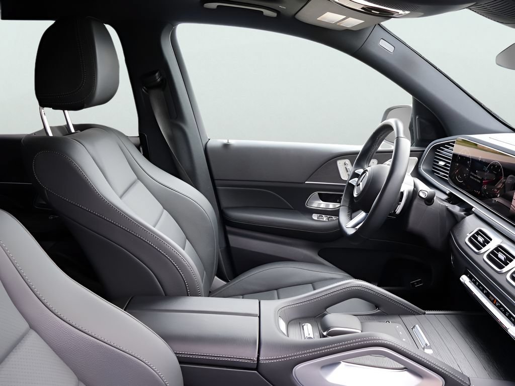 Certified 2025 Mercedes-Benz GLS 450 4MATIC image 10