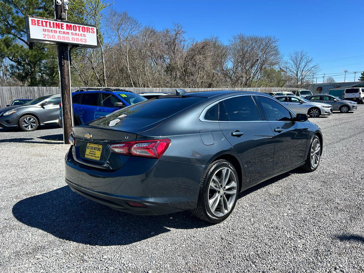 Used 2021 Chevrolet Malibu LT image 2