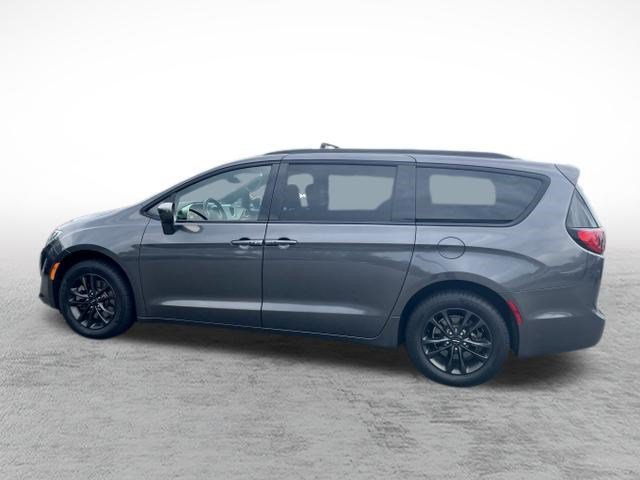 Used 2020 Chrysler Pacifica Touring-L w/ Advanced Safetytec Group AWD/4WD image 5