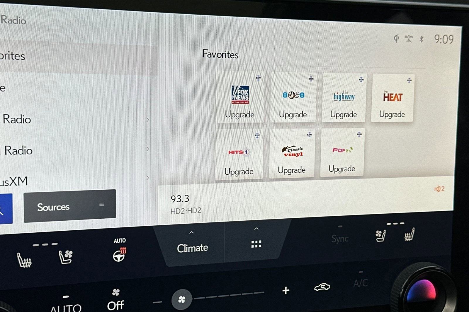 Certified 2025 Lexus NX 300h AWD w/ Luxury Package image 23