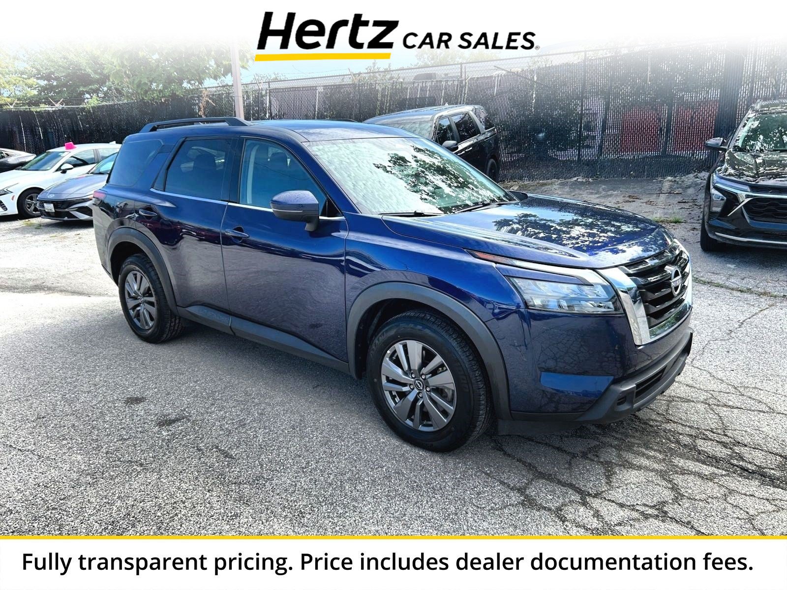Used 2025 Nissan Pathfinder SV FWD image 1
