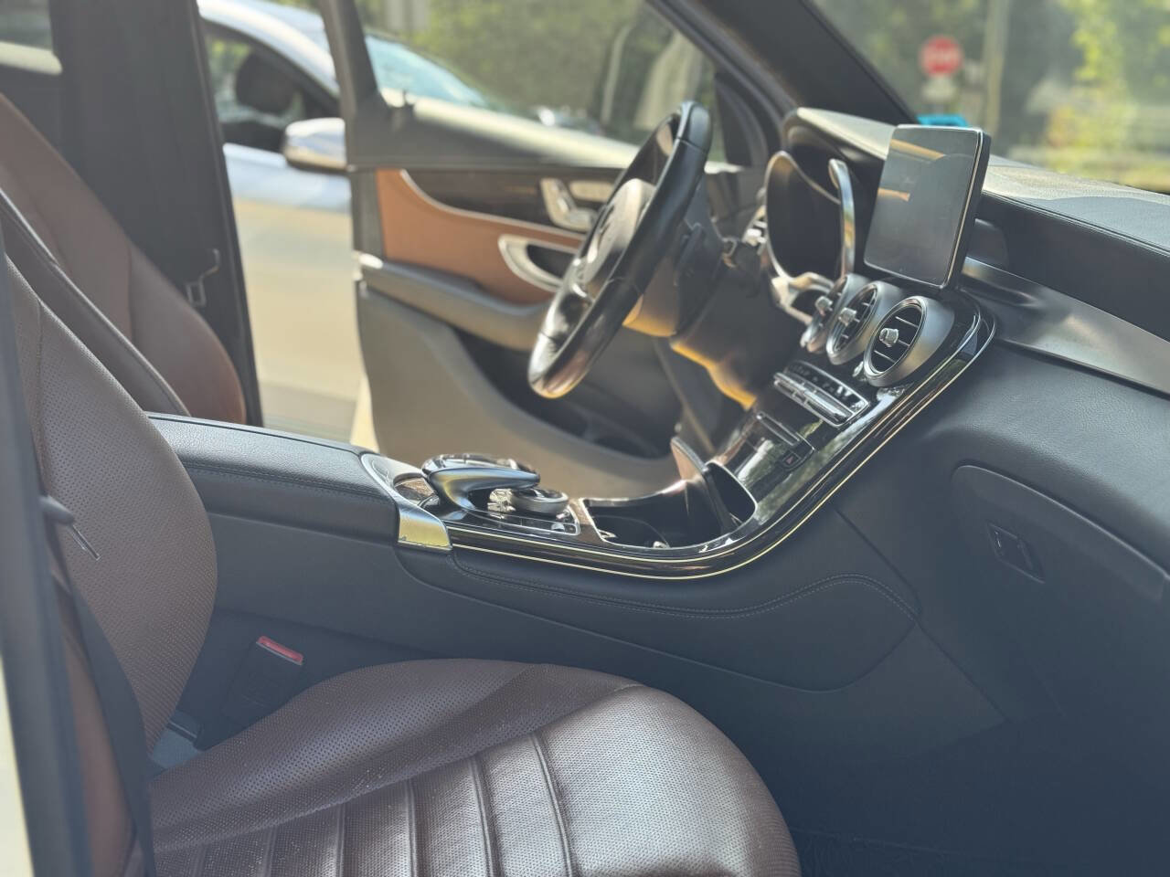 Used 2016 Mercedes-Benz GLC 300 4MATIC image 21