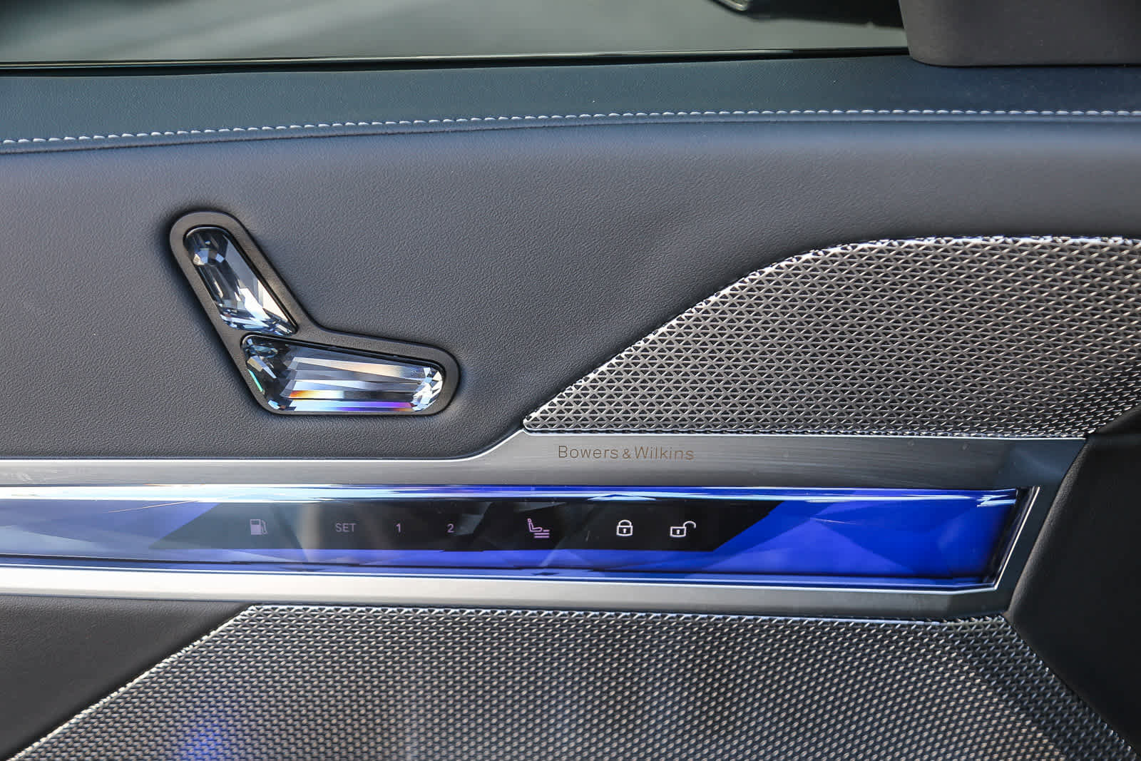 Used 2026 BMW 750e xDrive 750e xDrive w/ Premium Package image 18