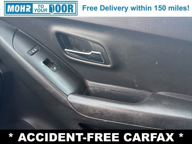 Used 2020 Chevrolet Trax LT w/ LT Convenience Package image 25