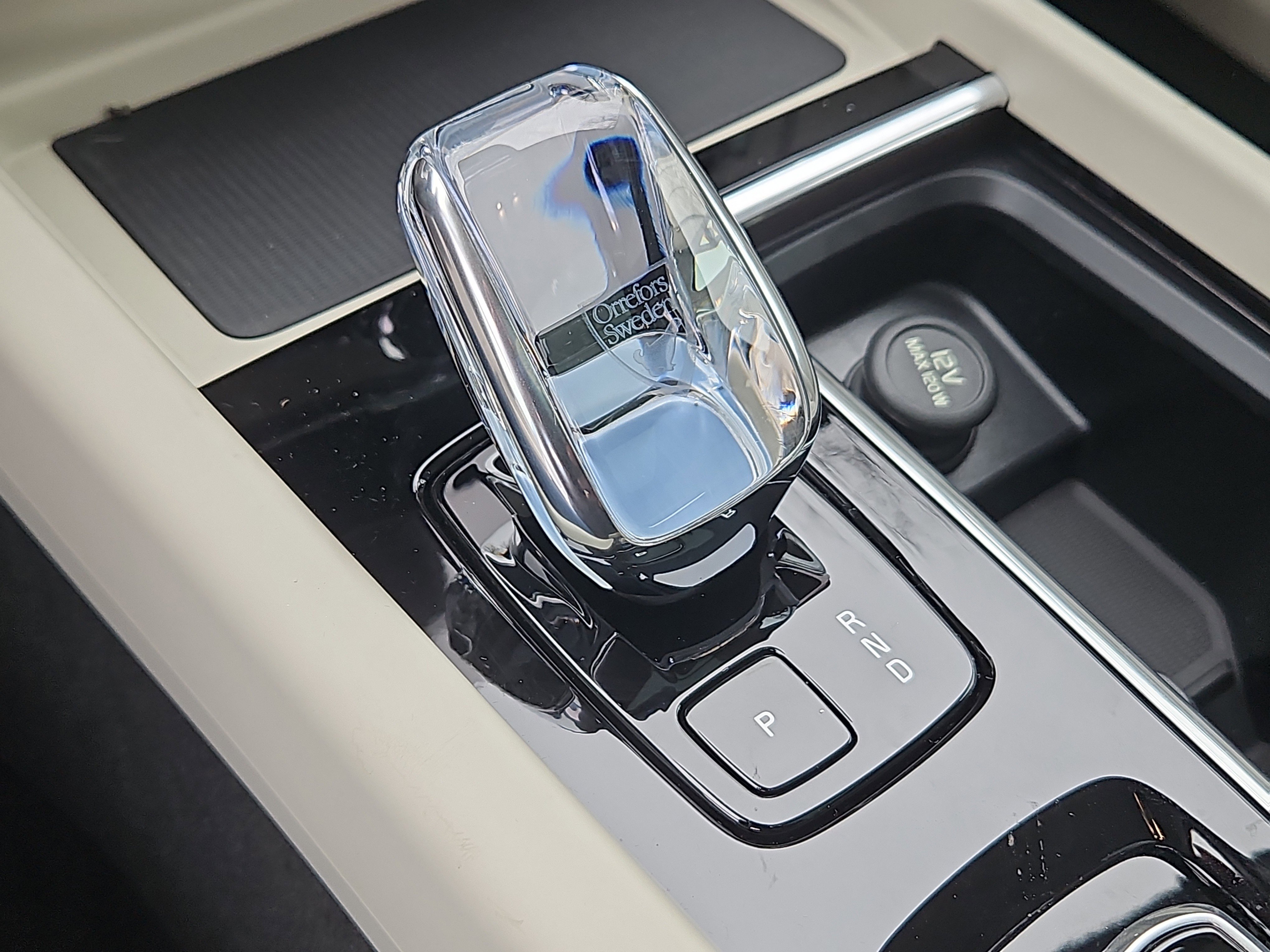 New 2026 Volvo XC60 T8 Ultra w/ Protection Package Premier image 19