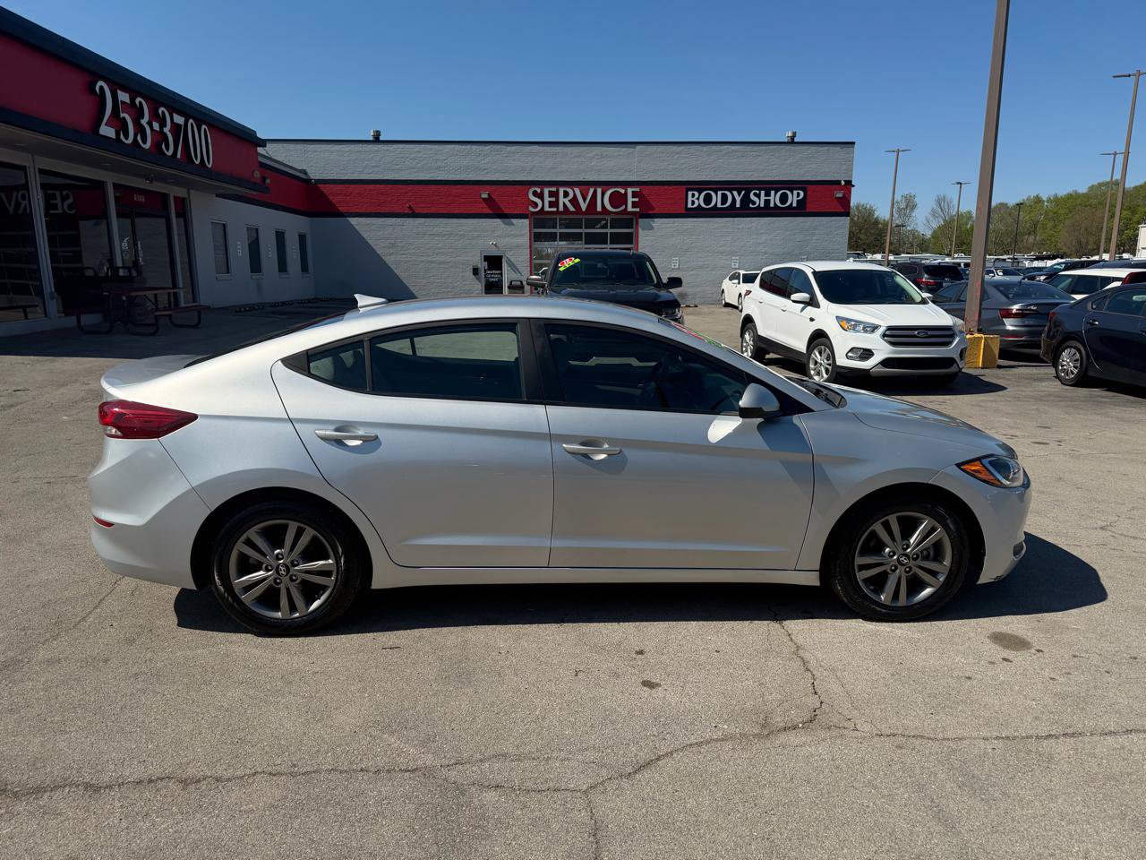 Used 2018 Hyundai Elantra SEL w/ Cargo Package FWD image 2