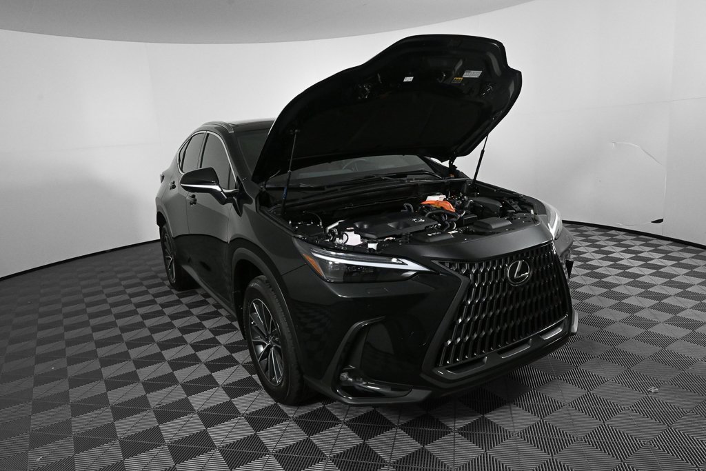 Used 2025 Lexus NX 300h AWD w/ Luxury Package image 32