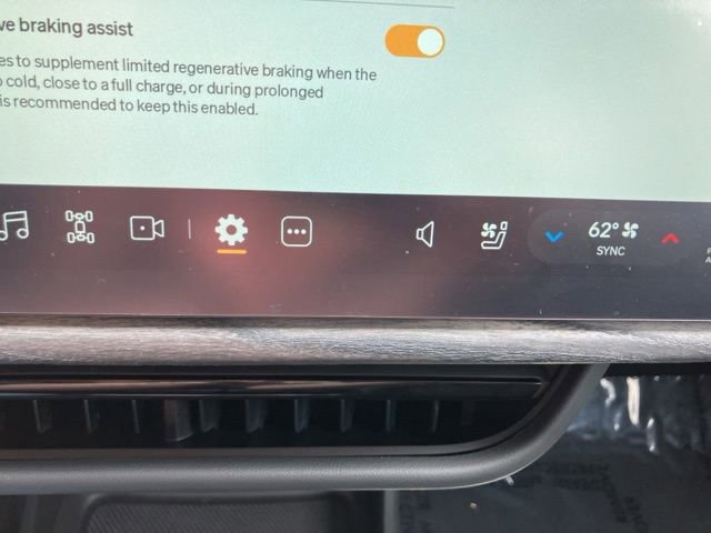 Used 2022 Rivian R1T Adventure image 22