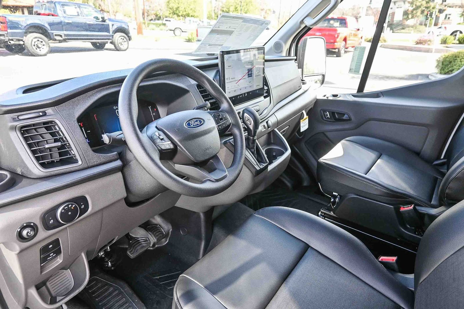 New 2026 Ford Transit 250 148 Medium Roof w/ Load Area Protection Package RWD image 30