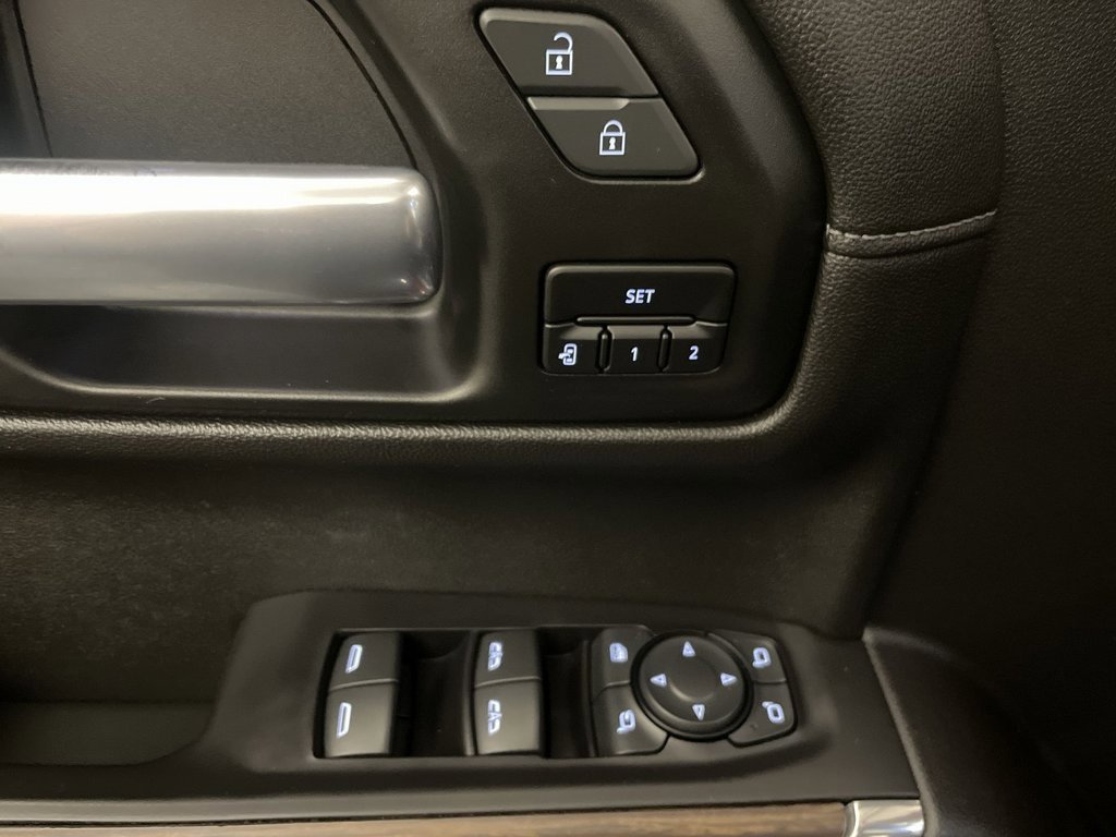 Used 2021 Chevrolet Silverado 1500 High Country w/ Technology Package image 18