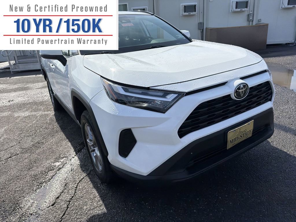 Used 2025 Toyota RAV4 XLE image 3
