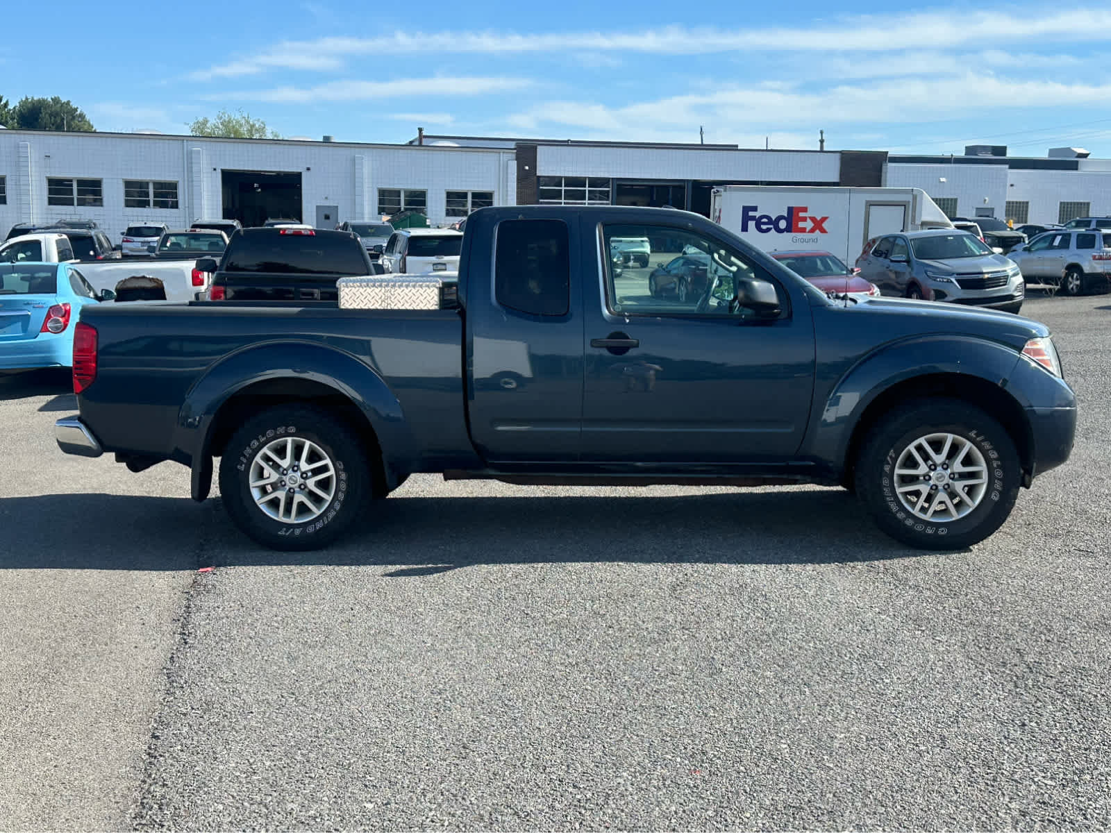Used 2015 Nissan Frontier SV AWD/4WD image 8