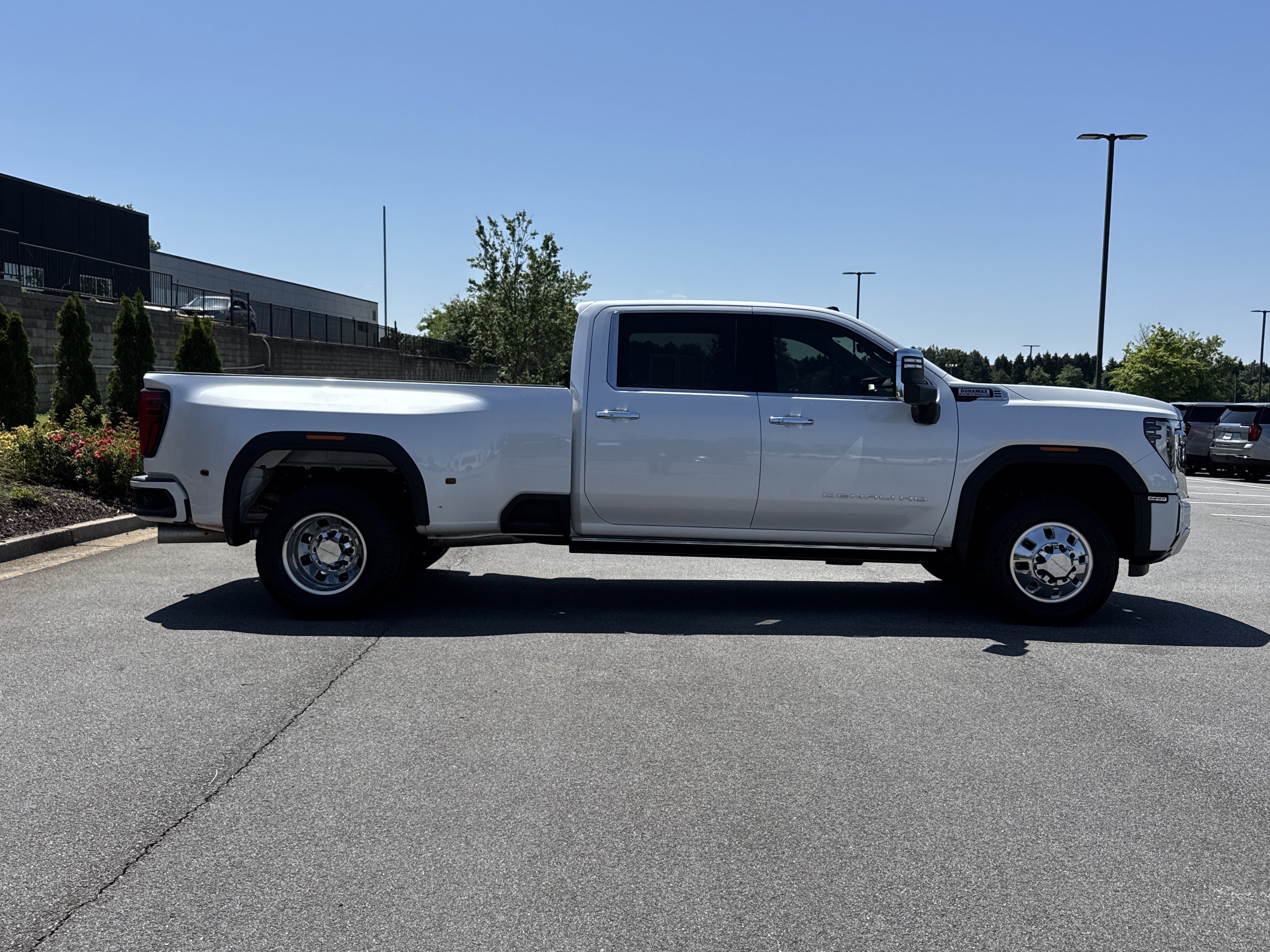 Used 2024 GMC Sierra 3500 Denali w/ Denali Reserve Package AWD/4WD image 12