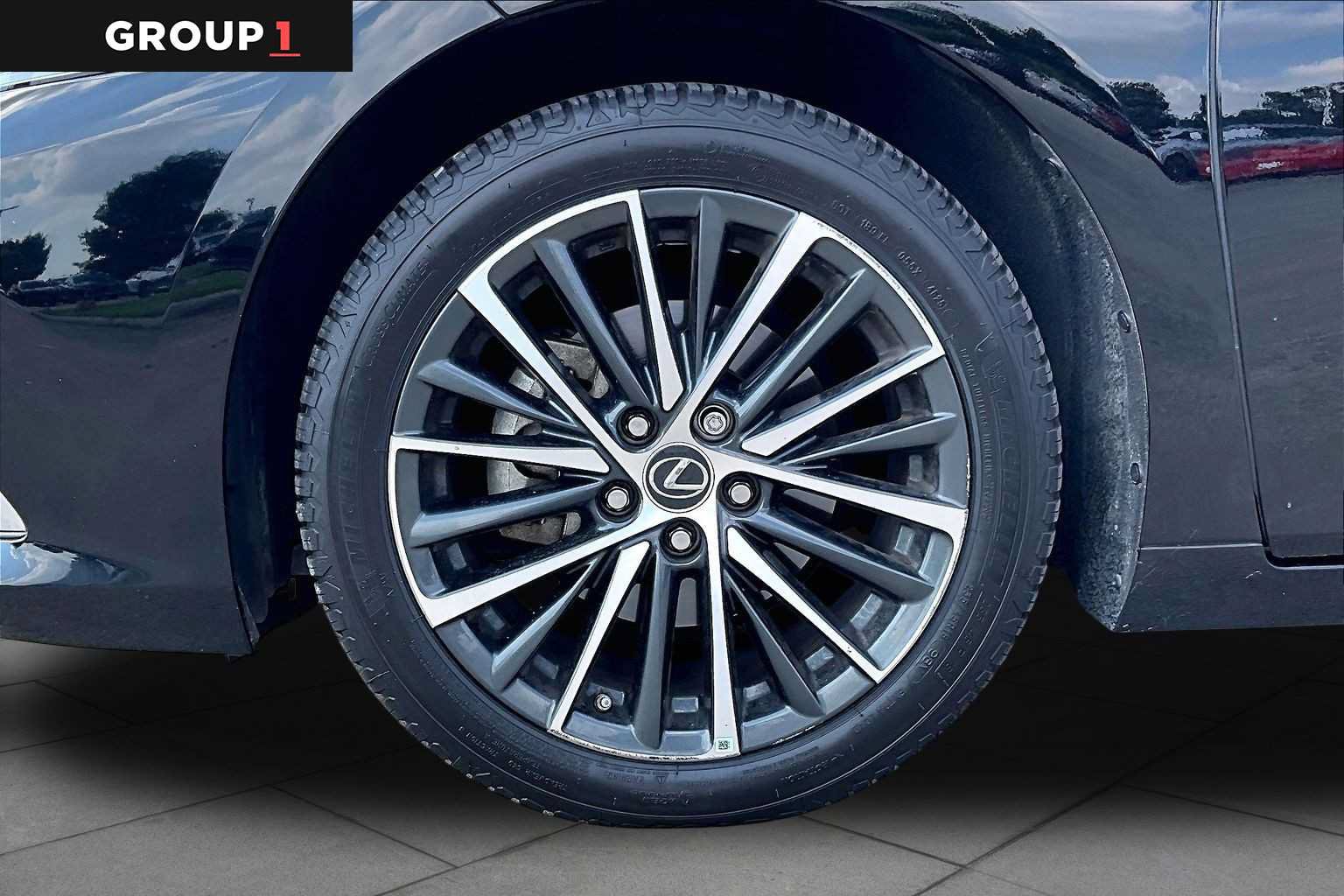 Certified 2024 Lexus ES 350 w/ Premium Package FWD image 9