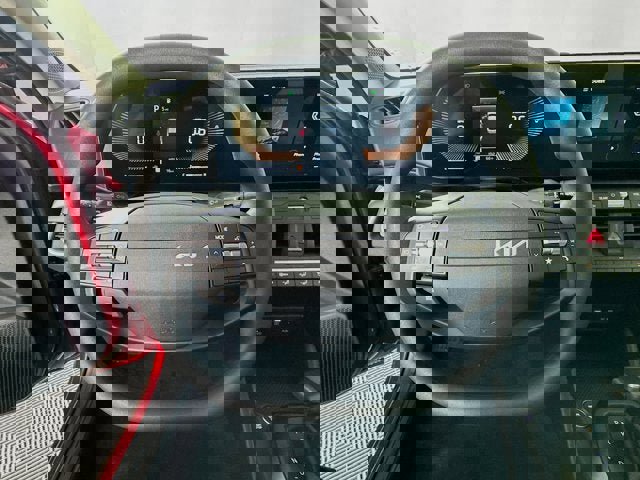 New 2025 Kia K4 LXS image 11