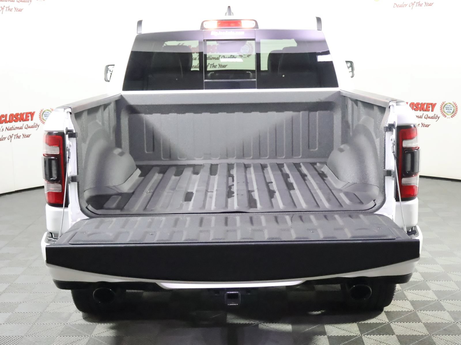Used 2024 RAM 1500 Laramie AWD/4WD image 11