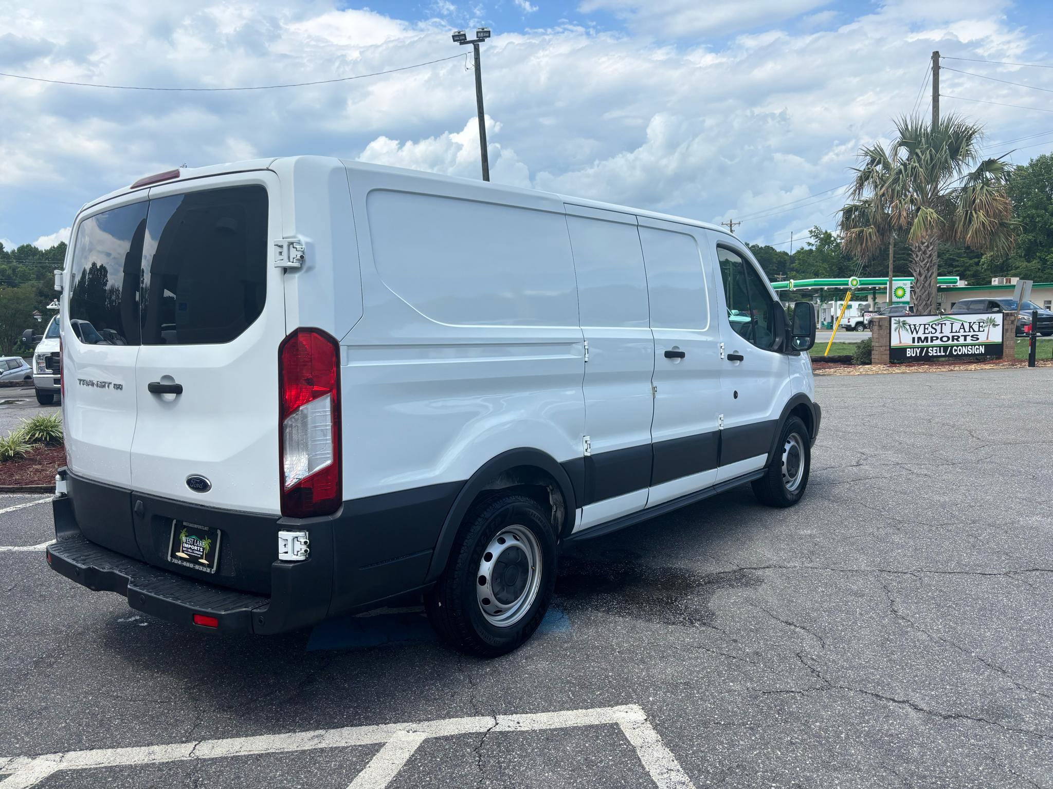 Used 2016 Ford Transit 150 130 Low Roof RWD image 17
